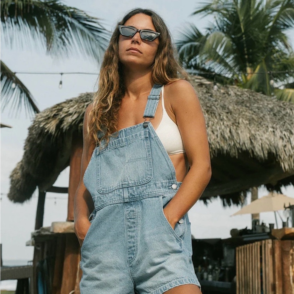 Billabong Sand Canyon Denim Light Wash Short Overalls Blue Women’s Size S